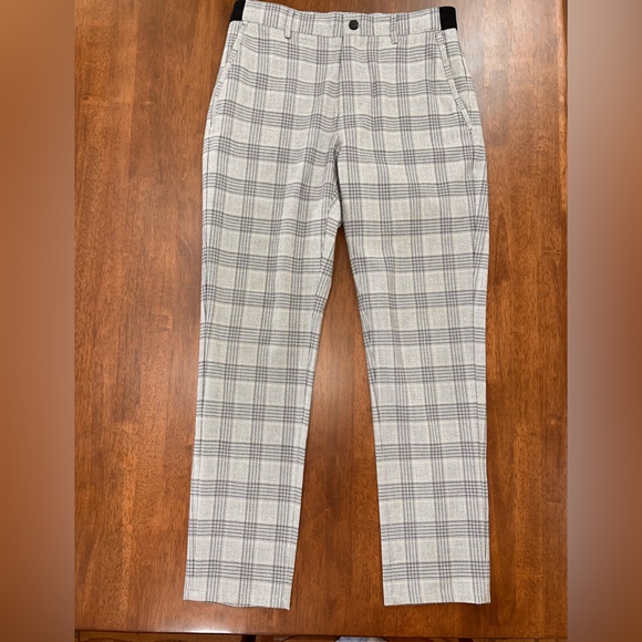 Zara man.  Basic Pants, Black Plaid Belted Straight Leg Driver Pant. Size S - Picture 4 of 9